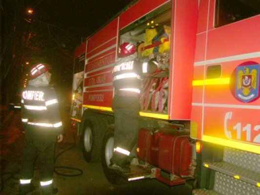 Pericol de explozie la Hârşova: un aragaz improvizat a luat foc